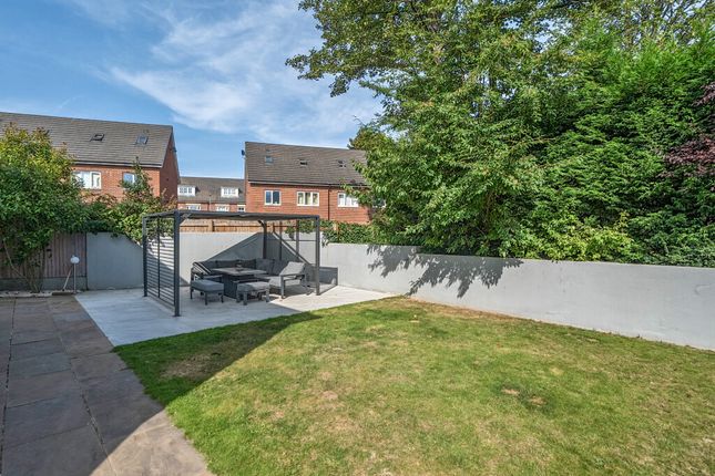 22, Westfield Terrace, West Yorkshire photo 3