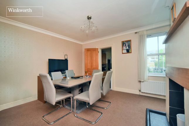 26, Clarkes Avenue, Worcester Park photo 4