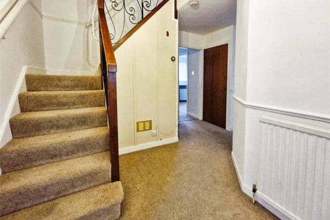 Springfield Court, West Yorkshire photo 2