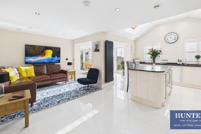 5, Oak Tree Drive, Sunderland photo 3