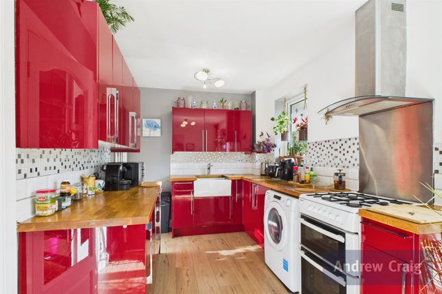 22 Cornwallis Square, South Shields photo 4