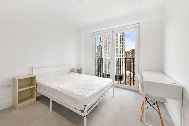 Flat 90, 7A, Exchange Gardens, London photo 3