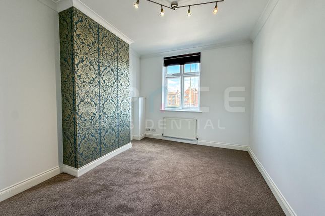 639c, Watford Way, London photo 3