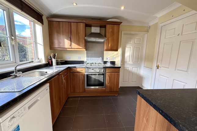 44, Clover Way, Spalding photo 2
