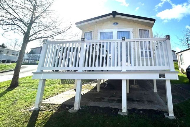 Thumbnail Mobile/park home for sale in Rockley Park, The Meadows, Poole