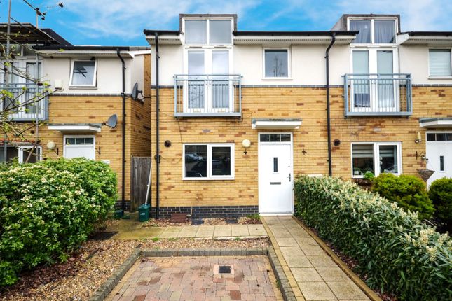 Thumbnail Semi-detached house to rent in Founders Close, Northolt