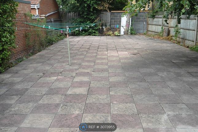 Balfour Road, Hounslow, Hounslow photo 4