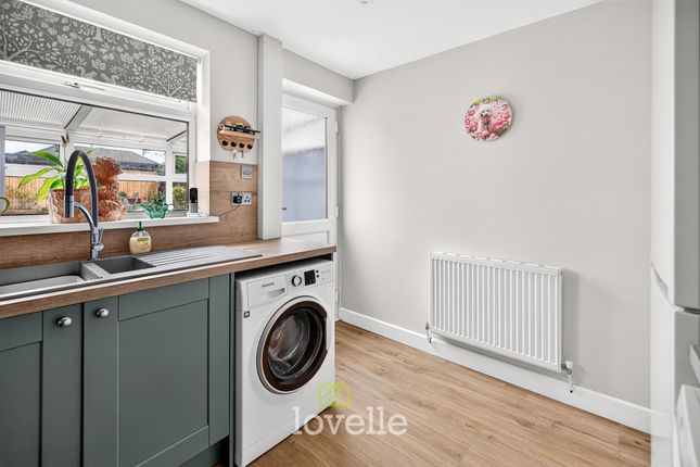 3 Bywood Place, Grimsby photo 4