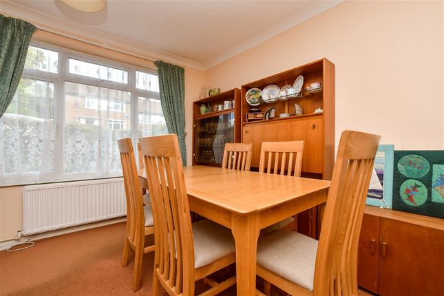 Blackthorn Road, Reigate photo 5