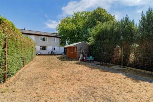 28, Ward Gardens, Cippenham photo 3