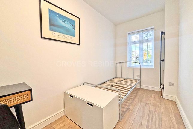 Knightwood Crescent, New Malden photo 3