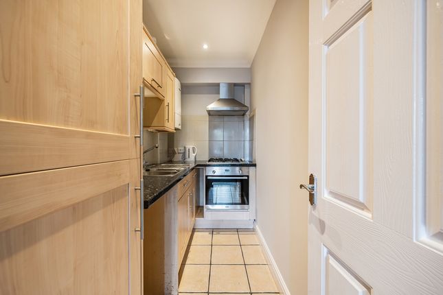 2B, Barrington Road, Horsham photo 3