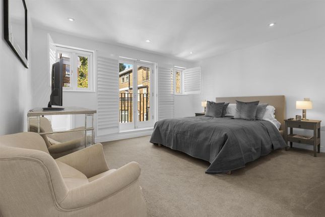 Boyne Terrace Mews, London photo 4