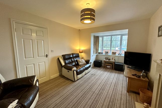 27, Nest Common, Walsall photo 3