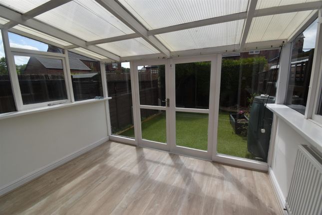 12, Chapman Close, Leamington Spa photo 5
