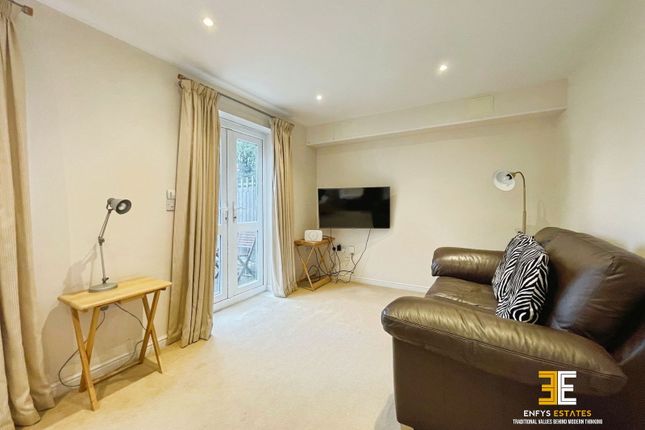 2 Gannock Mews, York Road, Conwy photo 2