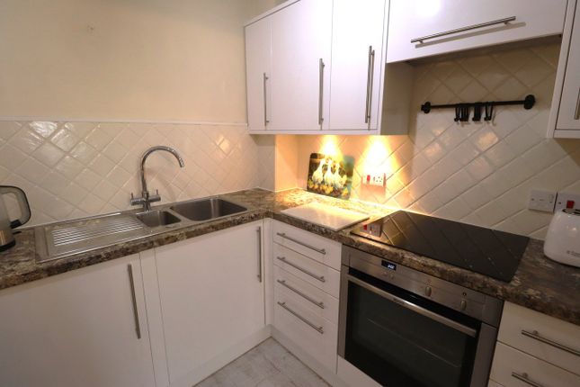 Aston Place, Hart Road, Benfleet photo 2