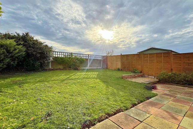 68, Dugmore Avenue, Kirby-le-Soken photo 2