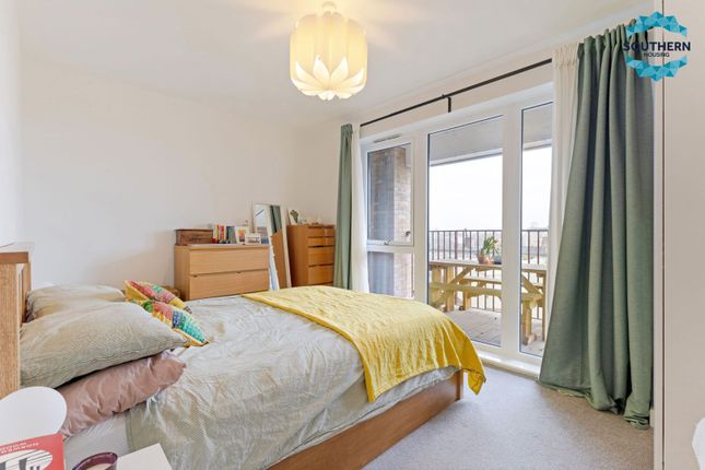 Flat 32/Cowan House, 37 Greenwich High Road, London photo 4