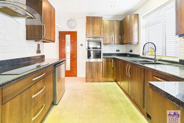 17, Lynors Avenue, Strood photo 3