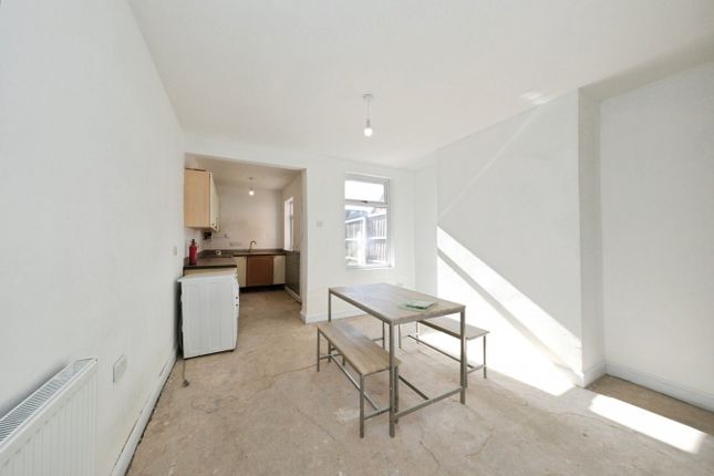 30, Clinton Street, Worksop photo 4