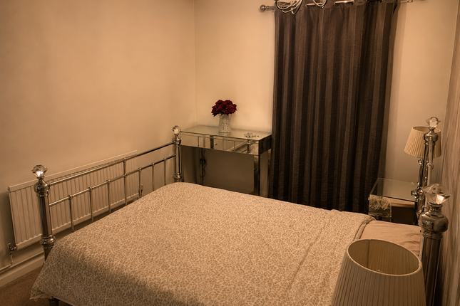 453, Canterbury Way, Stevenage  photo 2