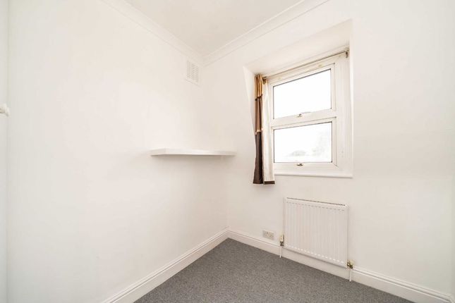 18a Abbey Parade, Merton High Street, London photo 4