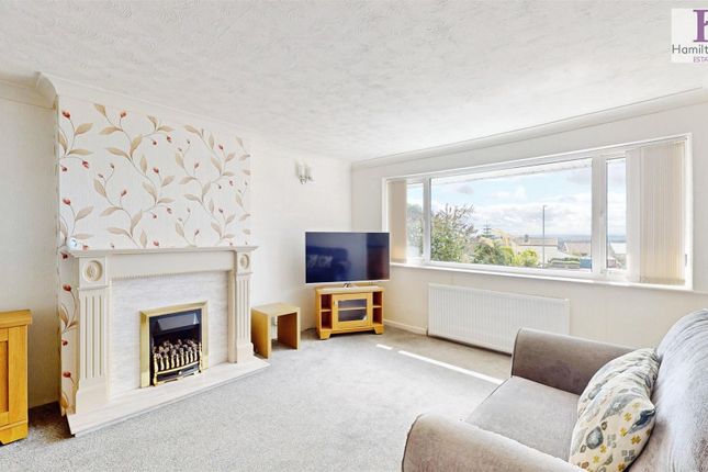 14, Windmill Crescent, Halifax photo 2