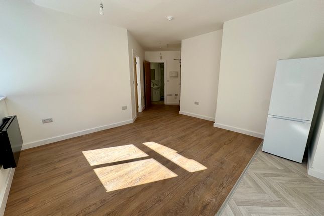 Flat 4, Leicester photo 4