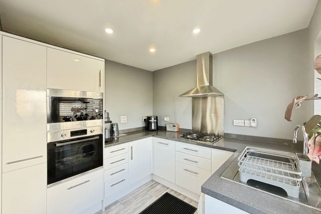 14, York Road, Ash photo 3