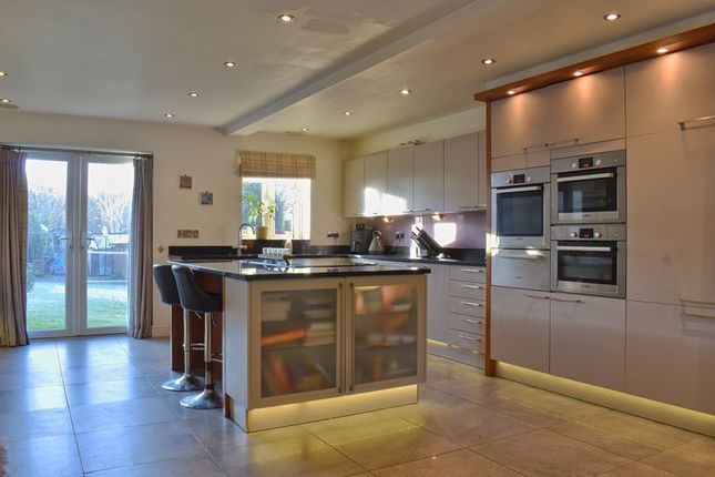 23, Manor House Drive, Newark photo 2