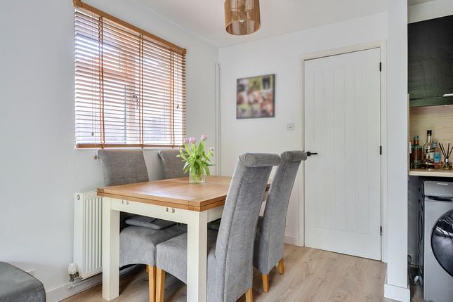 37, Gatcombe, Southampton photo 5