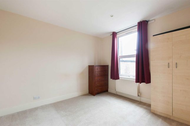 Flat to rent in Berrymead Gardens, London