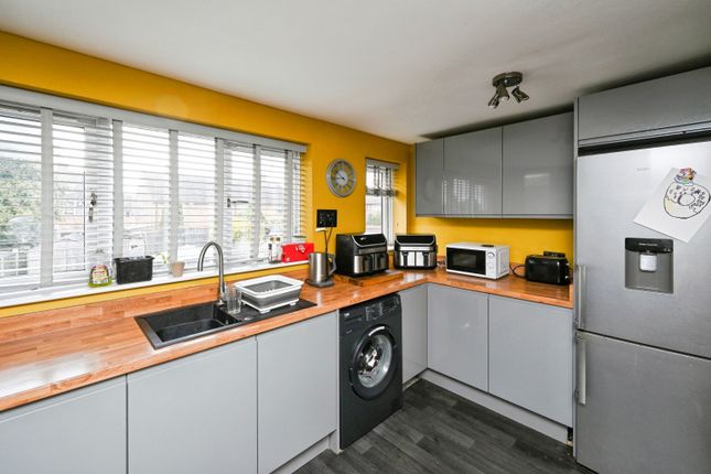 29, Peveril Road, Alfreton photo 3