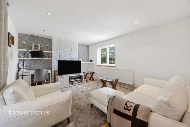 12a, Garston Lane, KENLEY photo 3