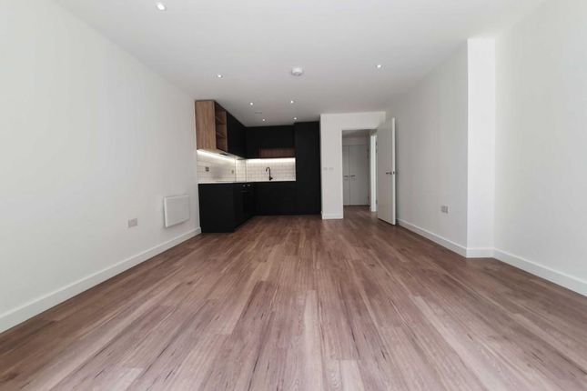 Studio to rent in Fermont House, Beaufort Park, London
