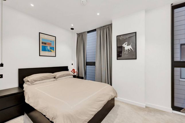Flat for sale in Eastlight Apartments, Tower Hill, London