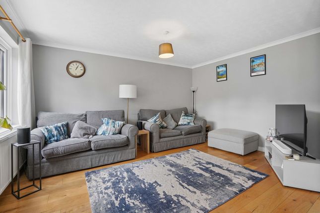 45 Burwell Meadow, Witney photo 4