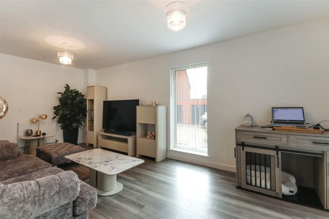 13, Portbridge Gardens, Ebbsfleet Valley photo 2