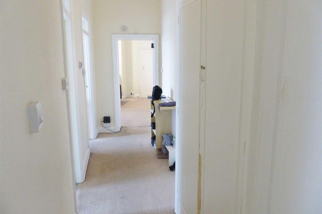 22 Quadrant Close, The Burroughs, Hendon photo 2