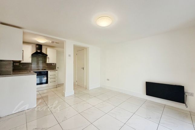 6b, Cobham Terrace, Greenhithe photo 2