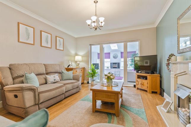 19 Bridling Crescent, Newport photo 3