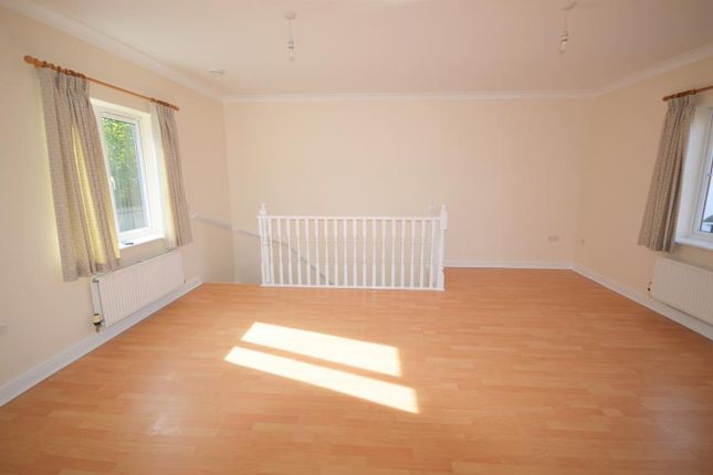 29, Finchale Avenue, Telford photo 3