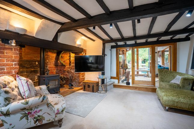 The Thatched Cottage,, Warrens Green, Hitchin photo 3