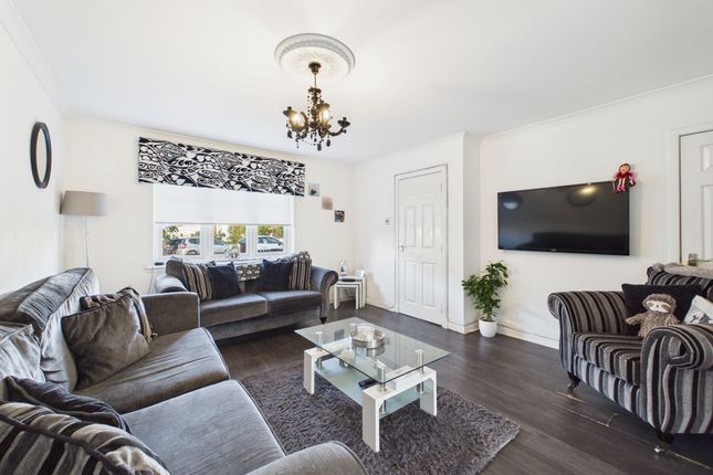 2 Vincent Court, Bellshill photo 2