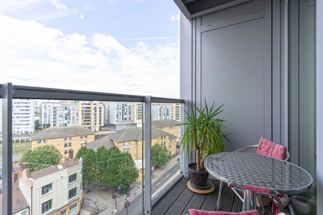 Flat 82 Adagio Point, 3, Laban Walk, LONDON photo 4