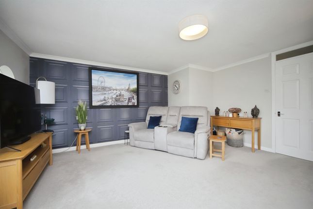 23, Eastgate Gardens, Taunton photo 4