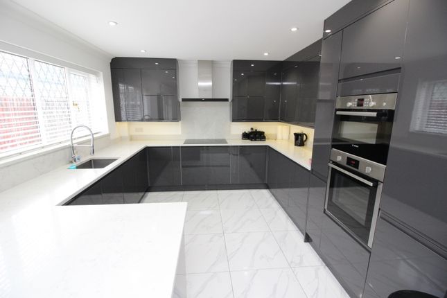 Detached house to rent in Wimborne Close, Worcester Park