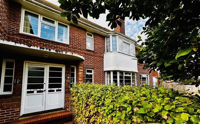 Thumbnail Flat for sale in Southview Drive, West Worthing, West Sussex