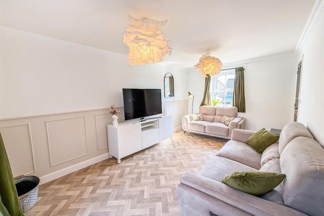 1, Silkstone Crescent, Buxton photo 3